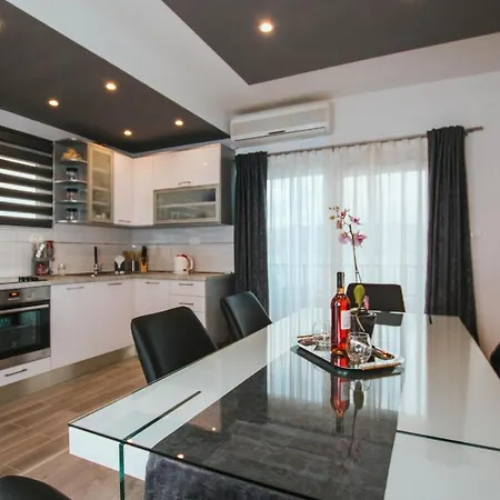 Arbanija 1122b * Trogir